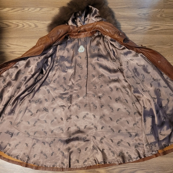 Czech Made Buttery Soft Leather Coat with Fur Collar - Picture 8 of 16